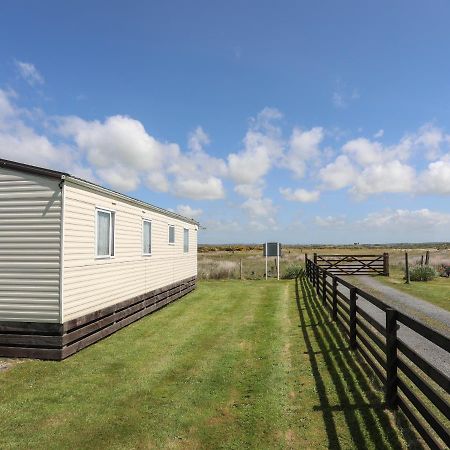 Trewan Chalet Holyhead Eksteriør billede