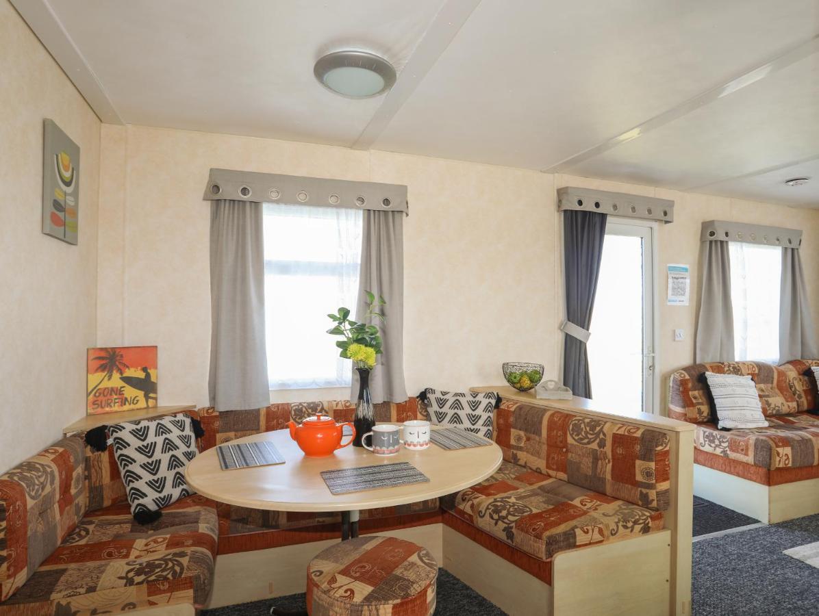 Trewan Chalet Holyhead Eksteriør billede